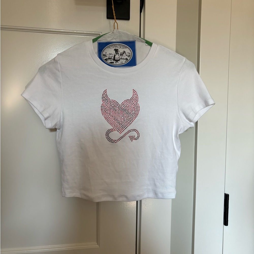 Women’s small garage white and red baby tee